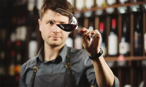vinisto someliér degustace červeného vína